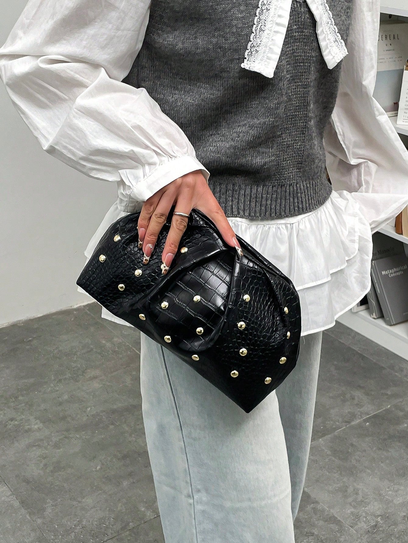 Women's Casual Pleated Cloud Pattern Rivet PU Handbag