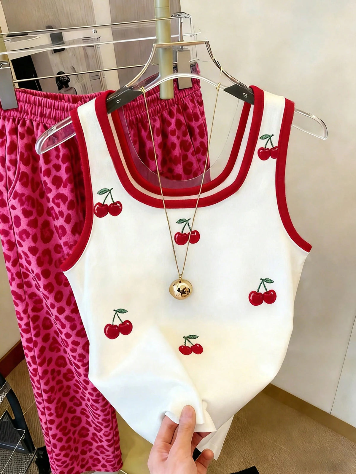 Women's Colorblock Cherry Print Sleeveless Tank Top