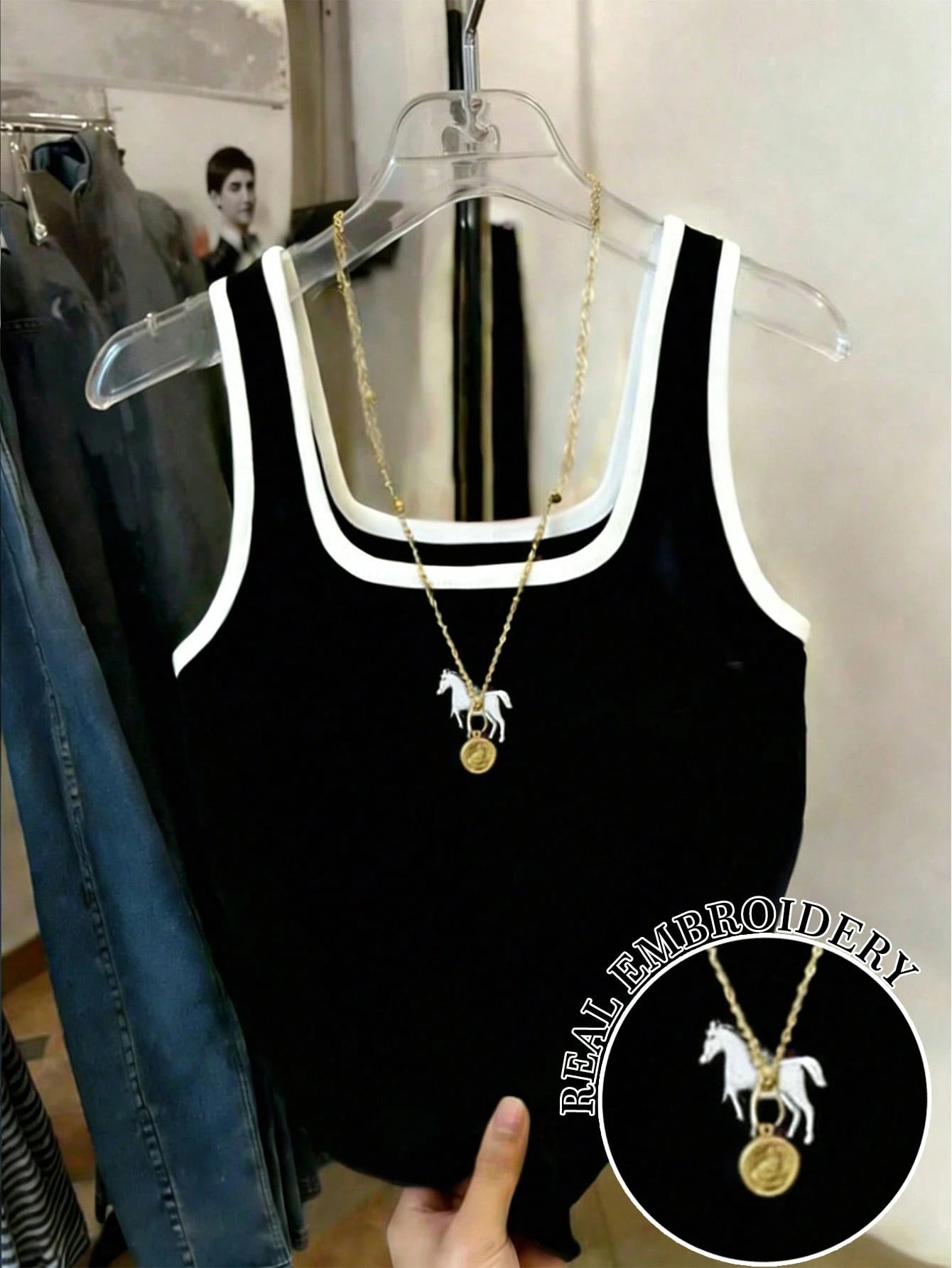 Women's Contrast Color Embroidered Slim Fit Tank Top