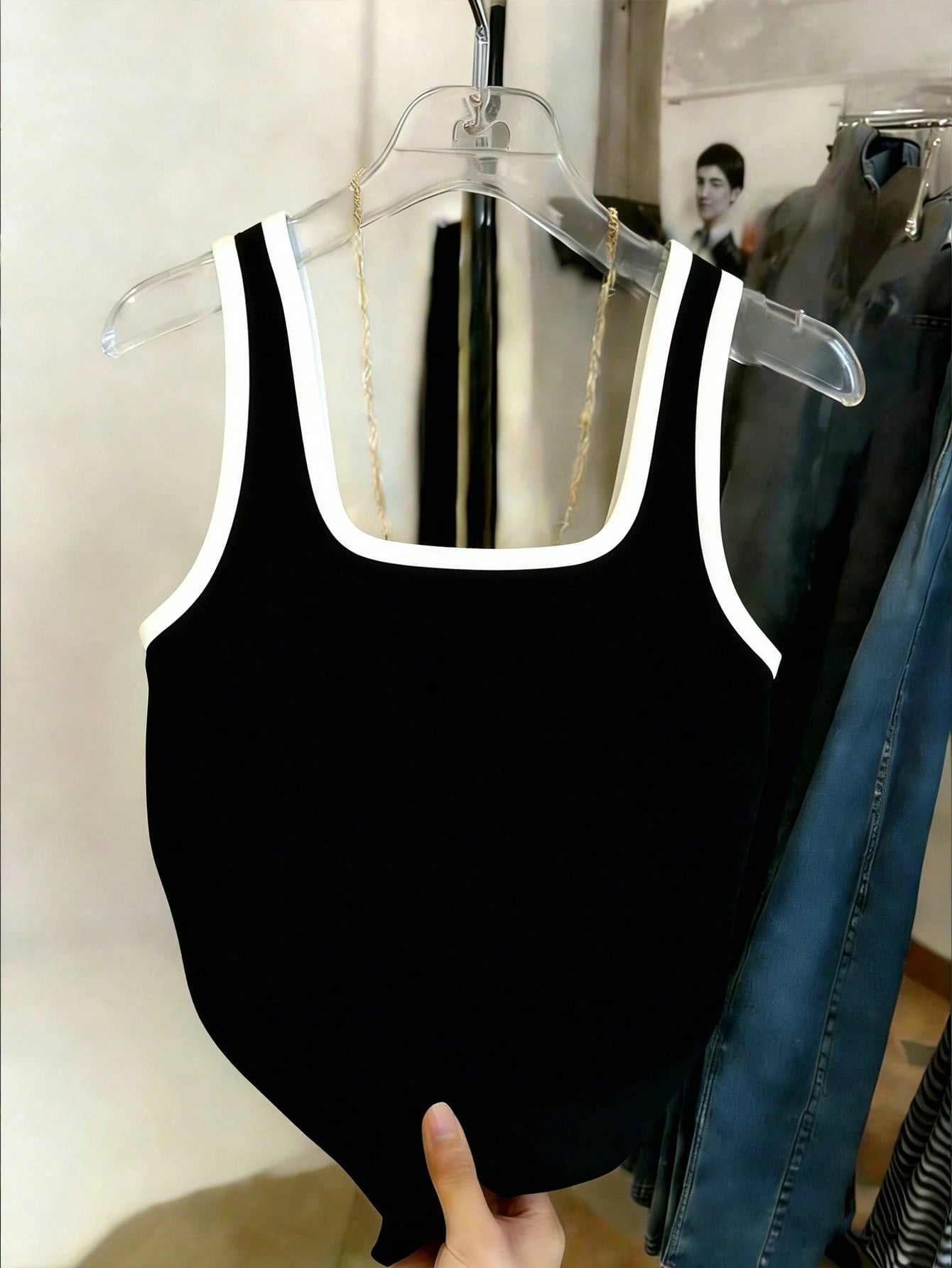 Women's Contrast Color Embroidered Slim Fit Tank Top