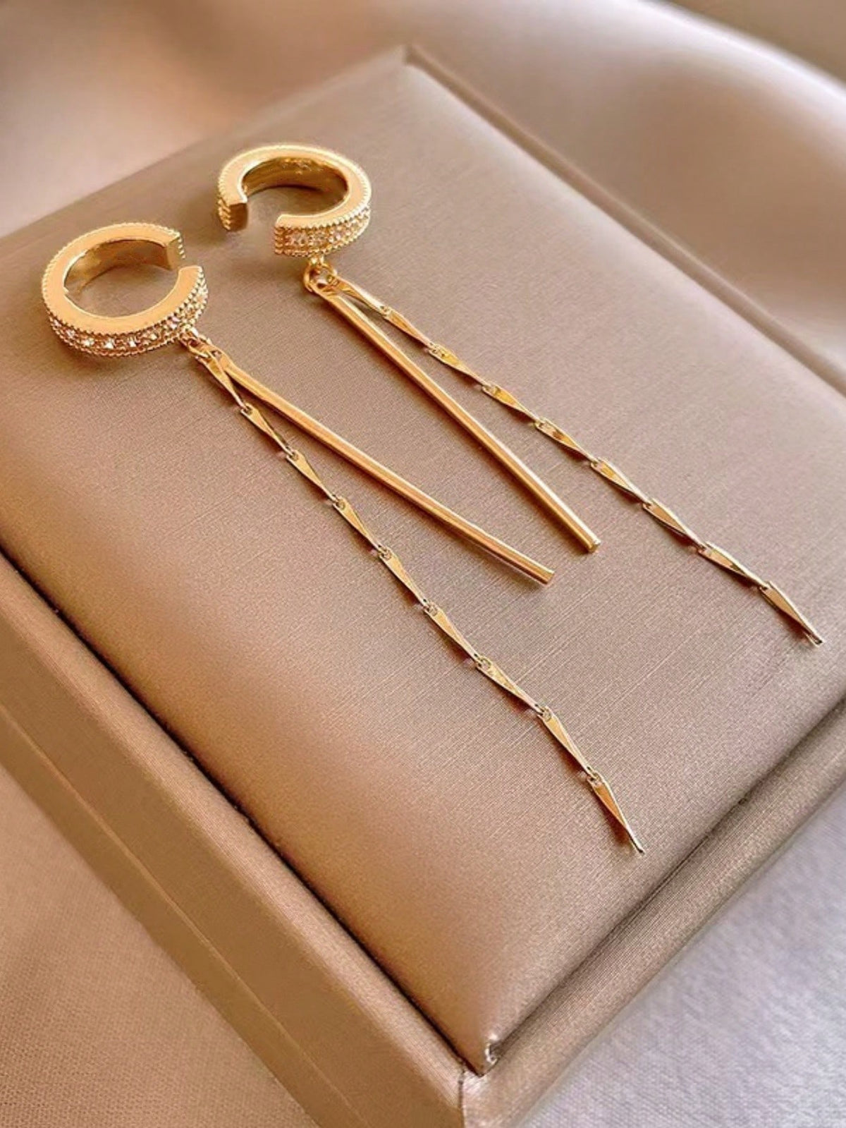 Women's Elegant Yellow Gold Rhinestone Tassel Clip-On Earrings