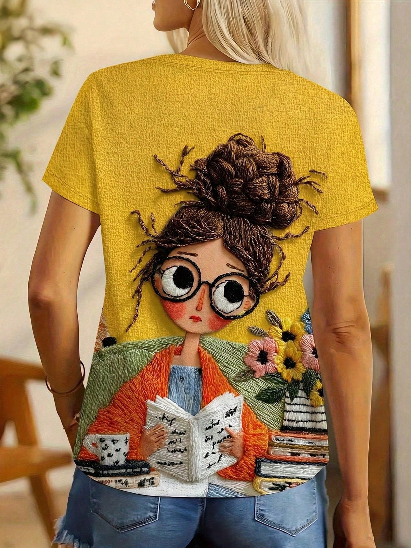 Women's Casual Reading Girl Graphic Print Round Neck Short Sleeve T-Shirt Yellow