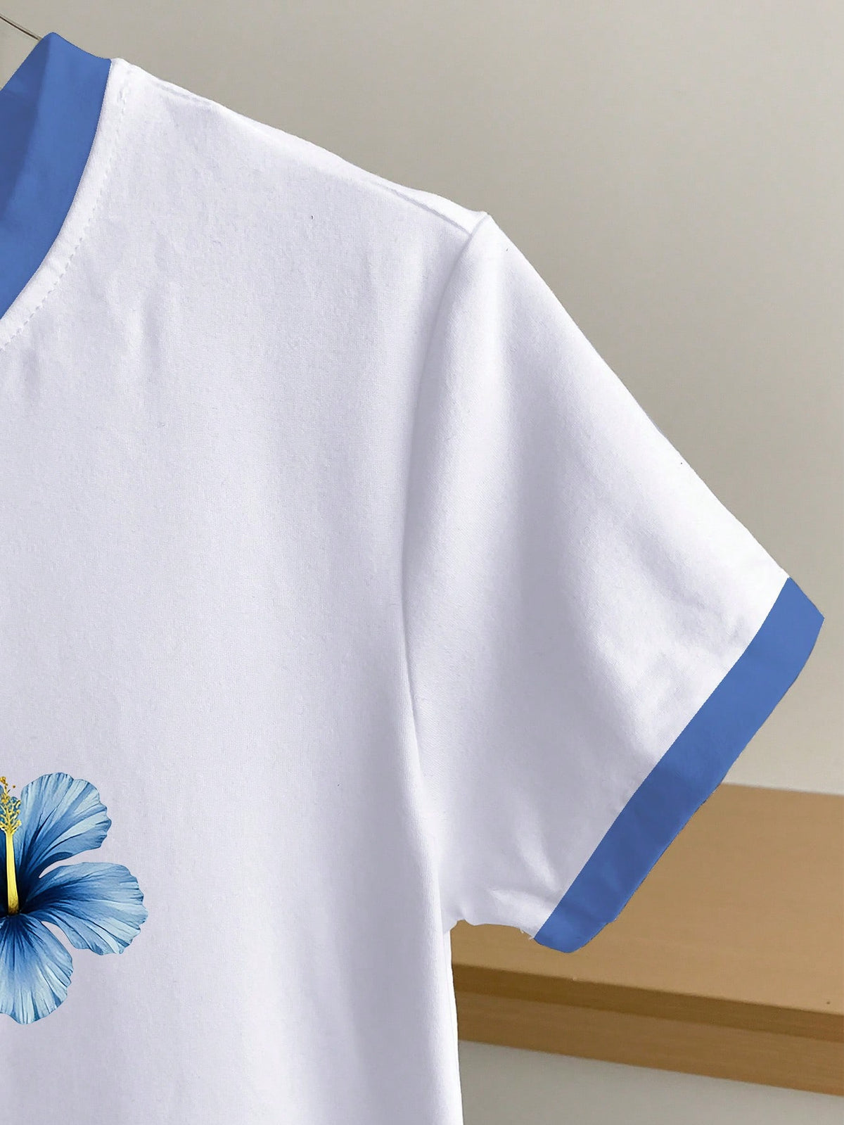 Women's Tropical Starfish and Turtle Print T-Shirt