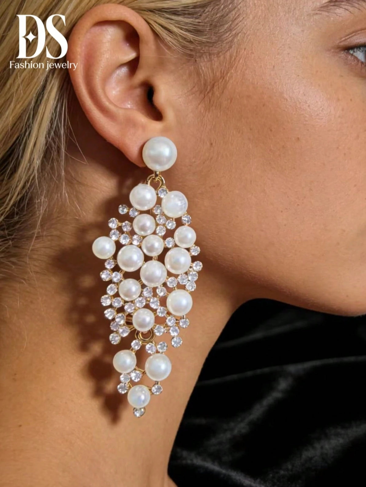 Women's Elegant Faux Pearl Crystal Drop Earrings