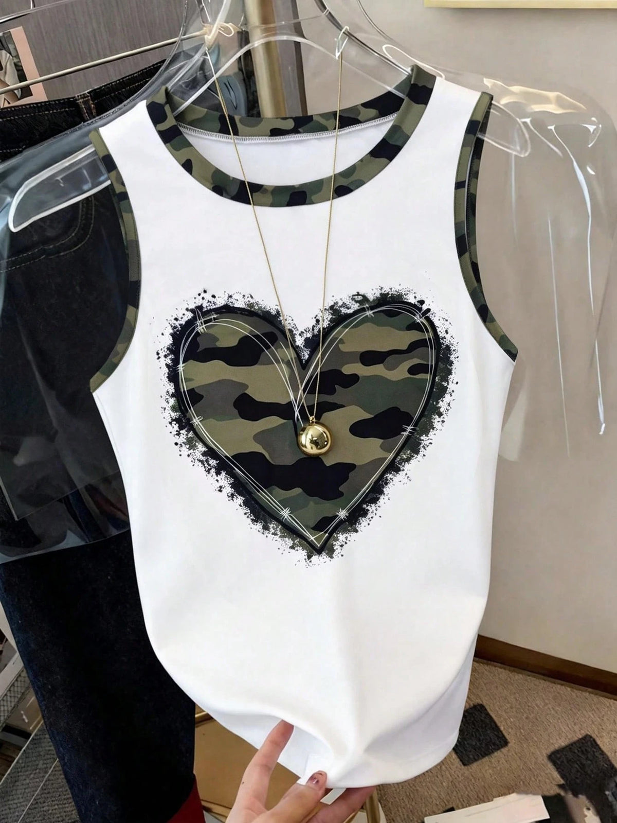 Women's Round Neck Heart Print Casual Versatile Daily Wear Top