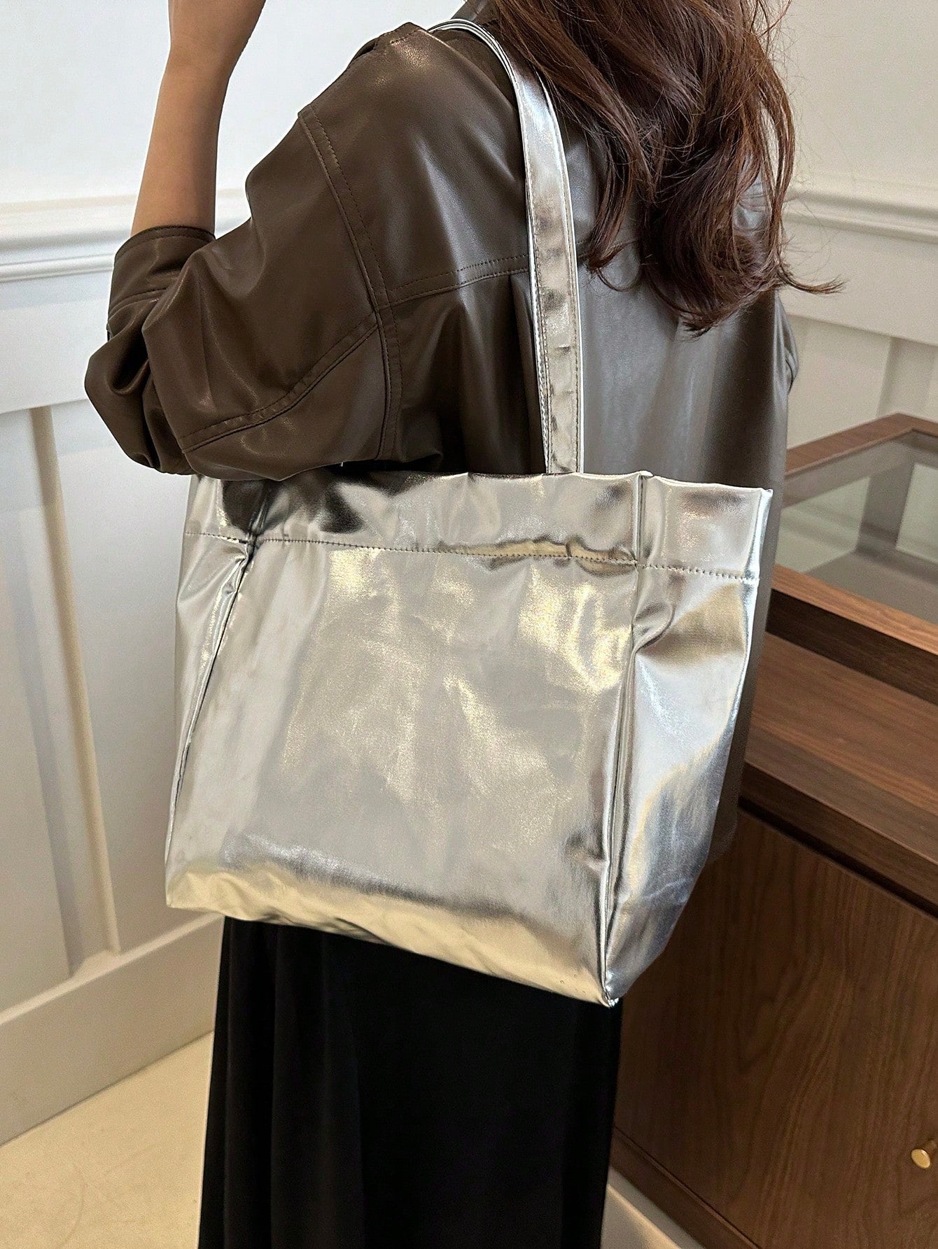 Women's Glossy Large Capacity Minimalist Shoulder Tote Bag