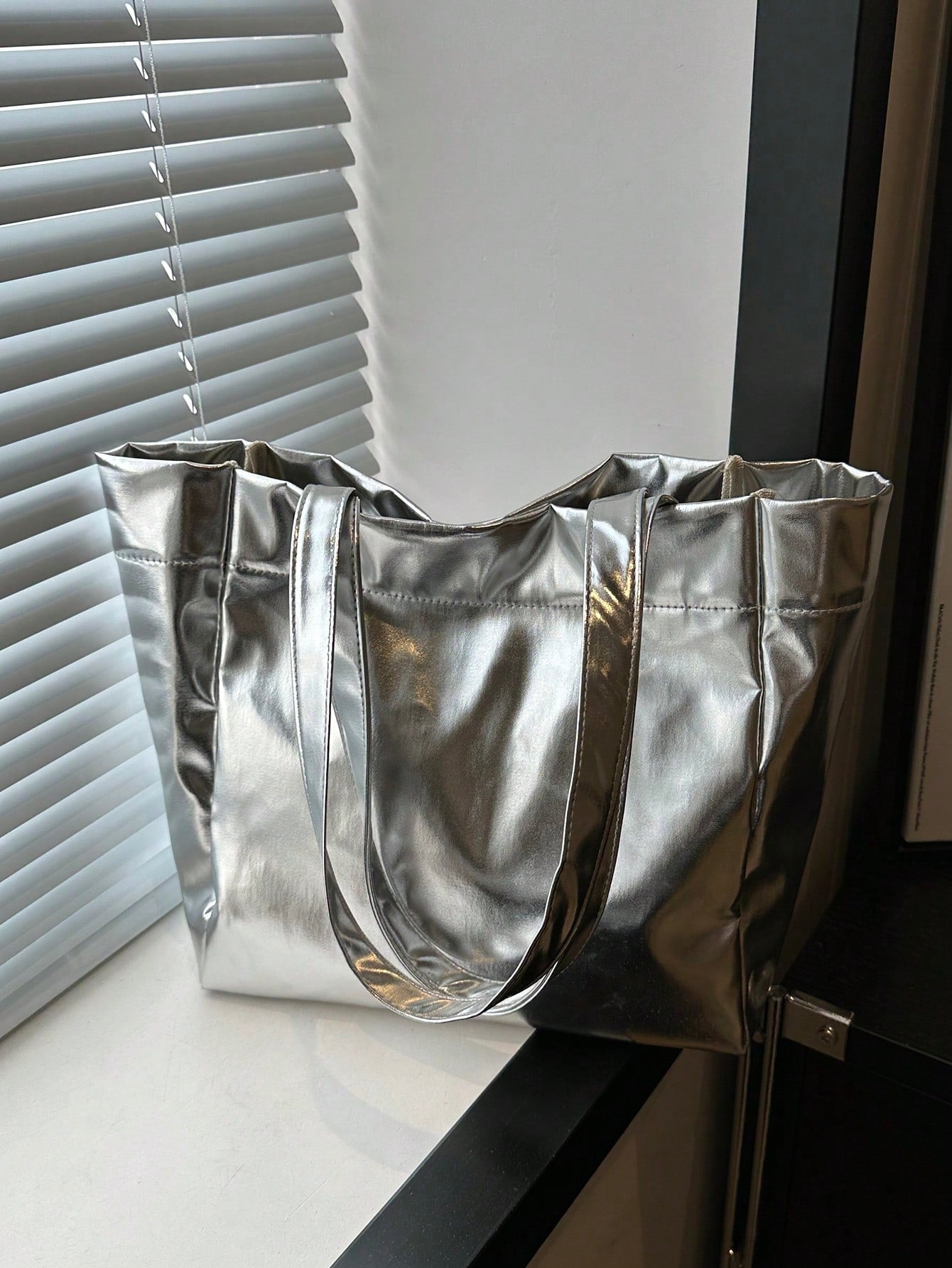 Women's Glossy Large Capacity Minimalist Shoulder Tote Bag