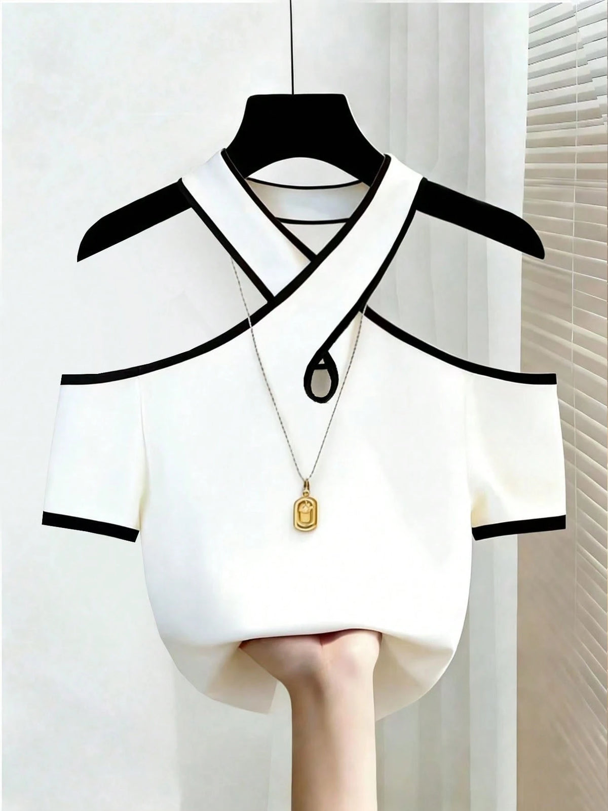 Women's Contrast Trim Off Shoulder Fashion Elegant T-Shirt