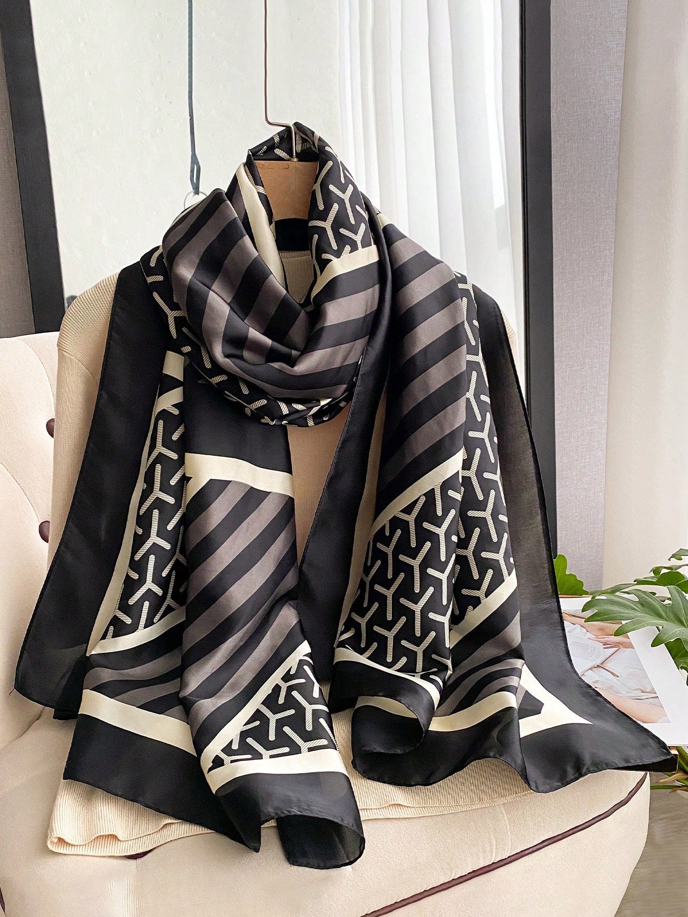 SHEIN Geometric Print Faux Silk Scarf Versatile Beach Shawl Black