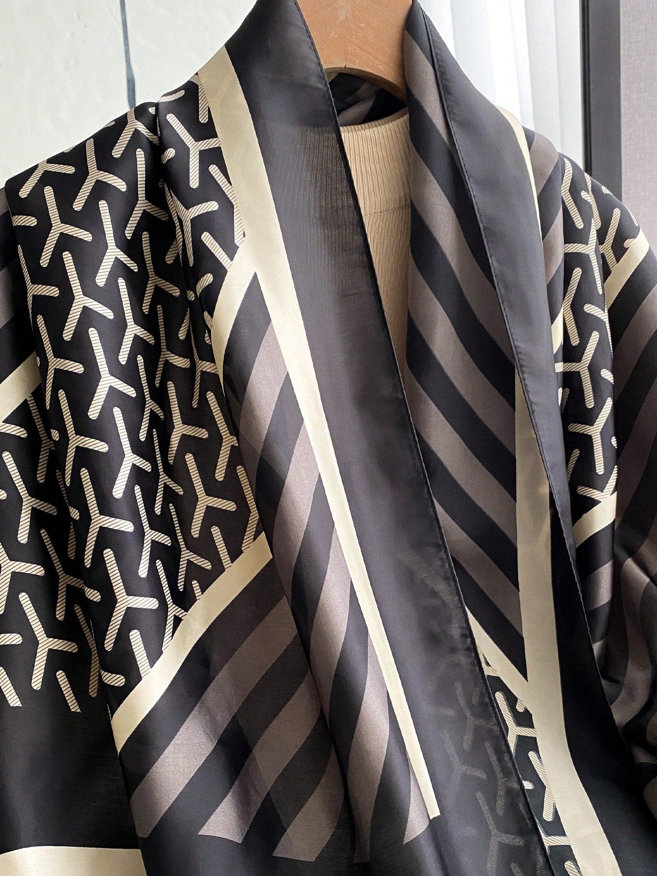 SHEIN Geometric Print Faux Silk Scarf Versatile Beach Shawl Black