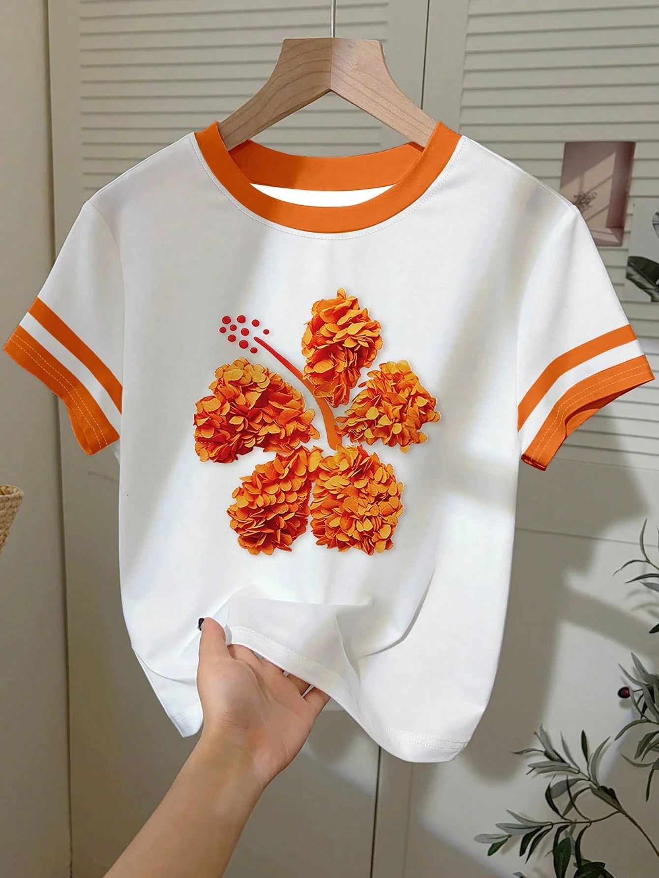 Women's 3D Floral Decor Casual Short Sleeve T-Shirt