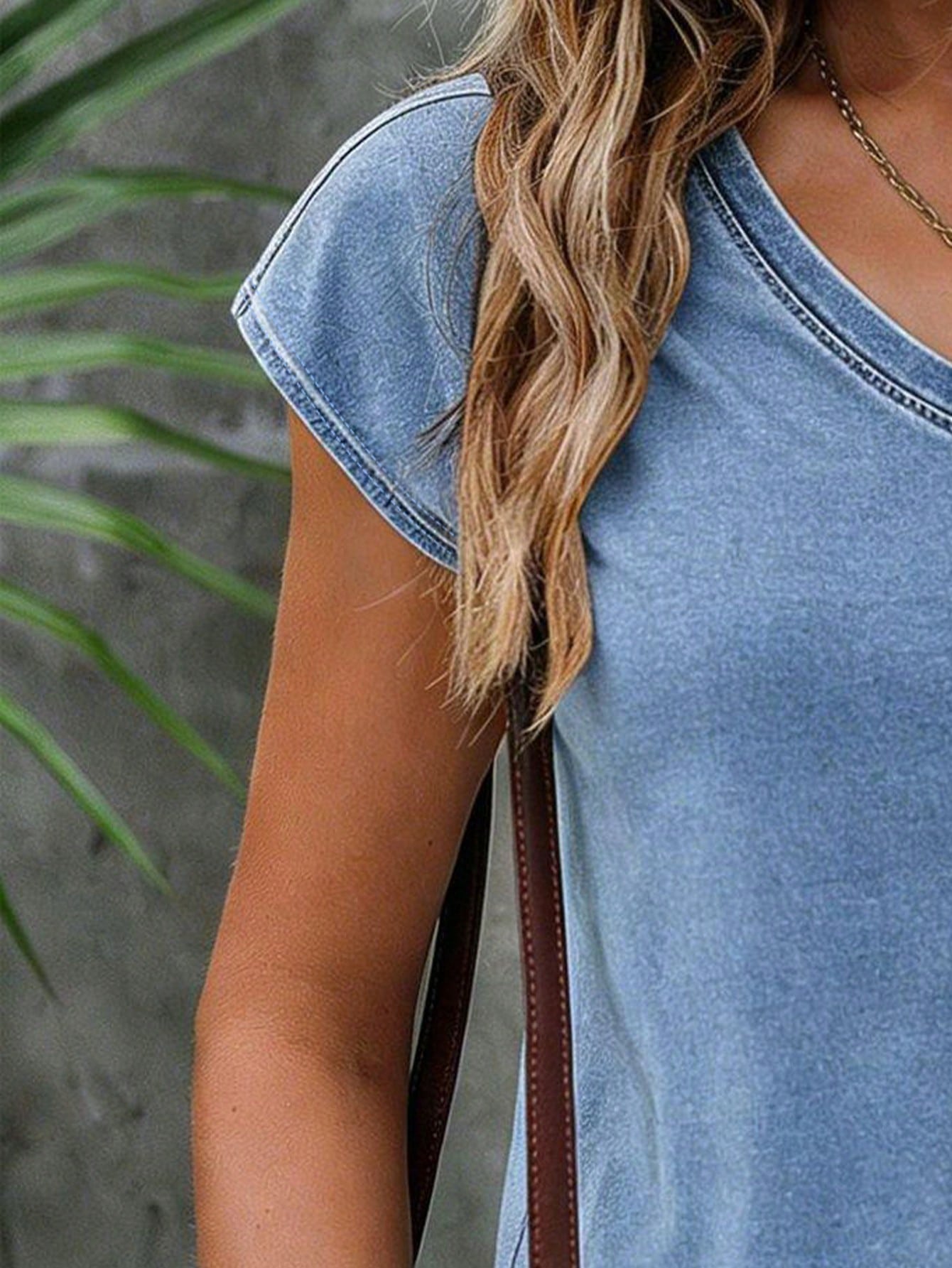 SHEIN LUNE Women's V-Neck Sleeveless T-Shirt Faux Denim Print