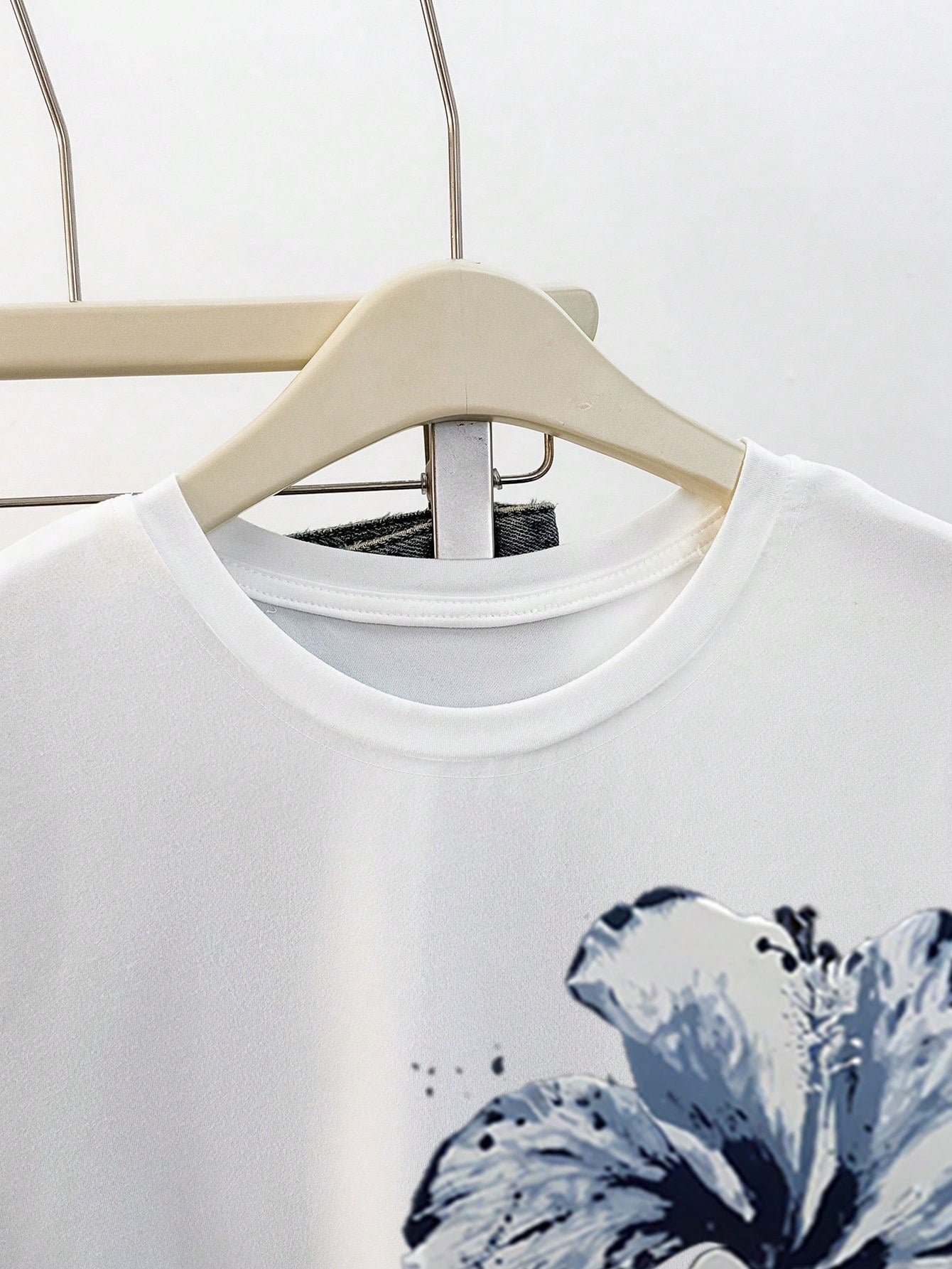 Resyla Women's Floral Print Short-Sleeve T-Shirt Watercolor Royal Blue