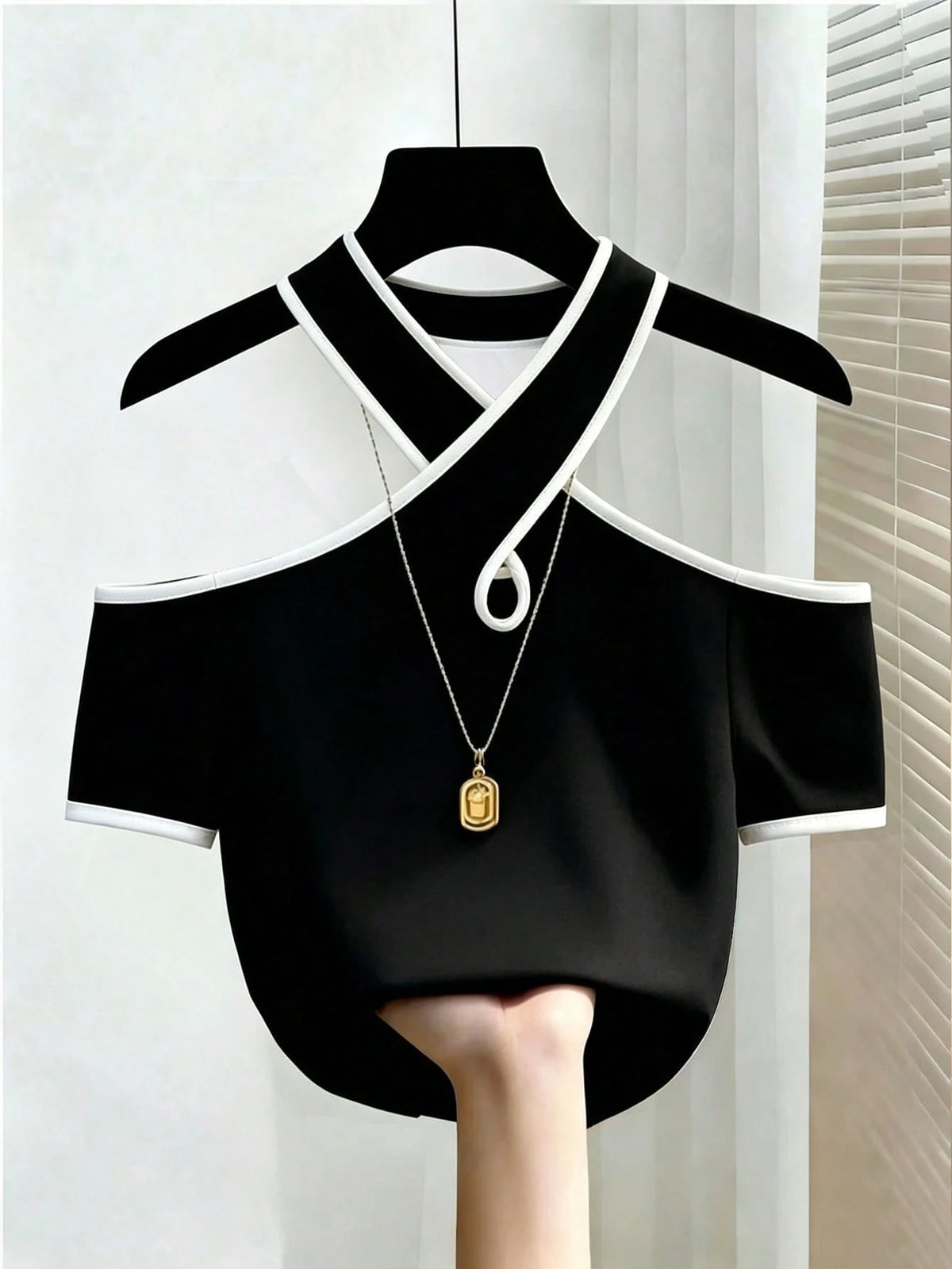 Women's Contrast Trim Criss-Cross Halter T-Shirt