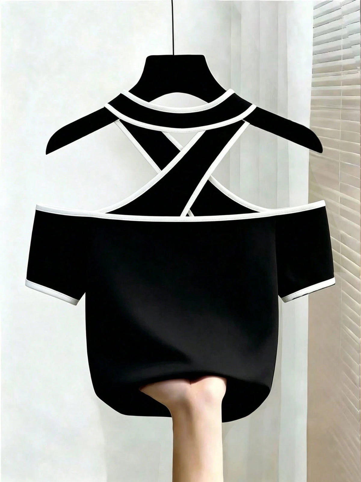 Women's Contrast Trim Criss-Cross Halter T-Shirt