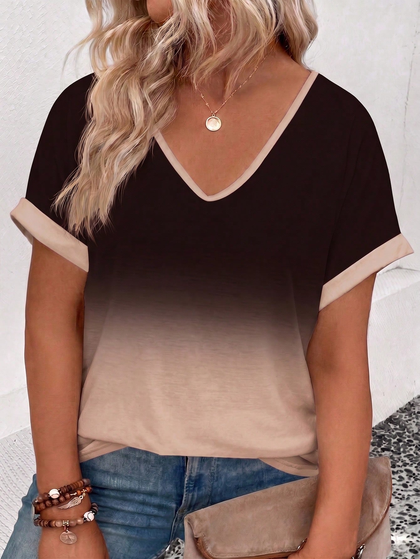 Women's Plus Size Gradient V-Neck Rolled Short Sleeve T-Shirt