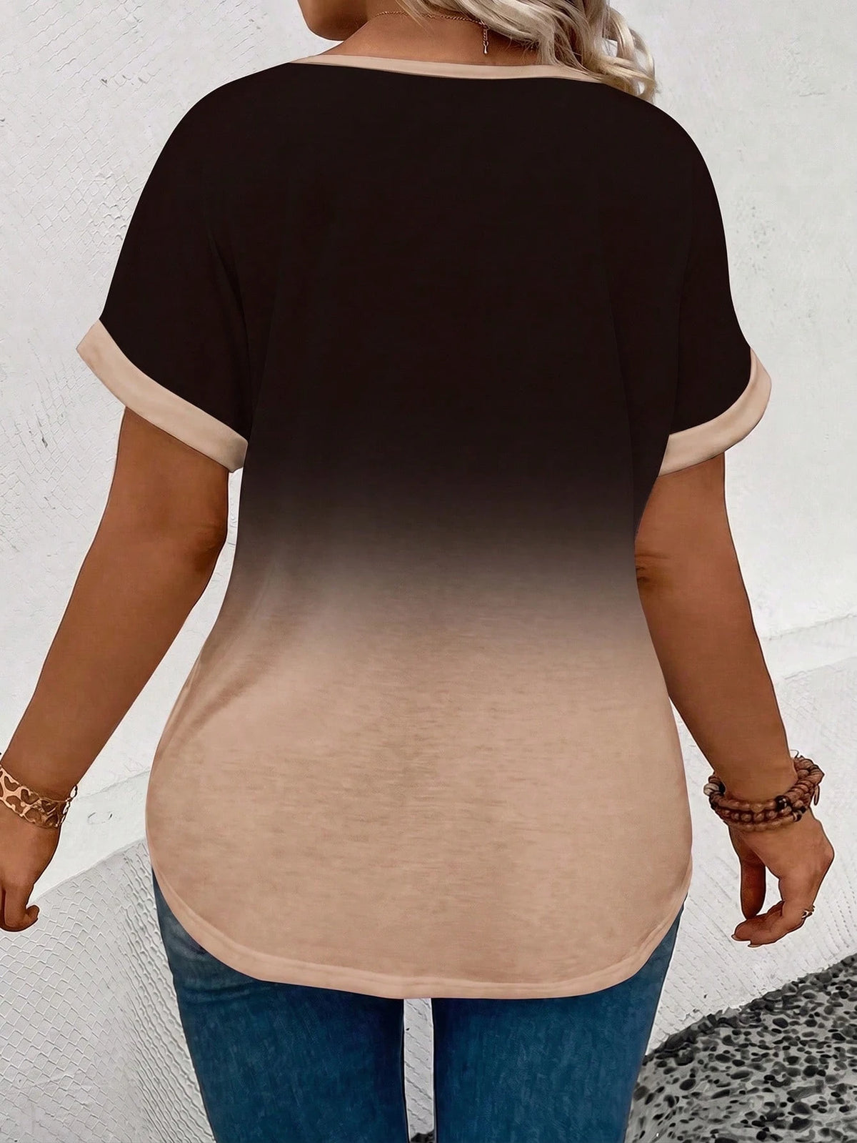 Women's Plus Size Gradient V-Neck Rolled Short Sleeve T-Shirt
