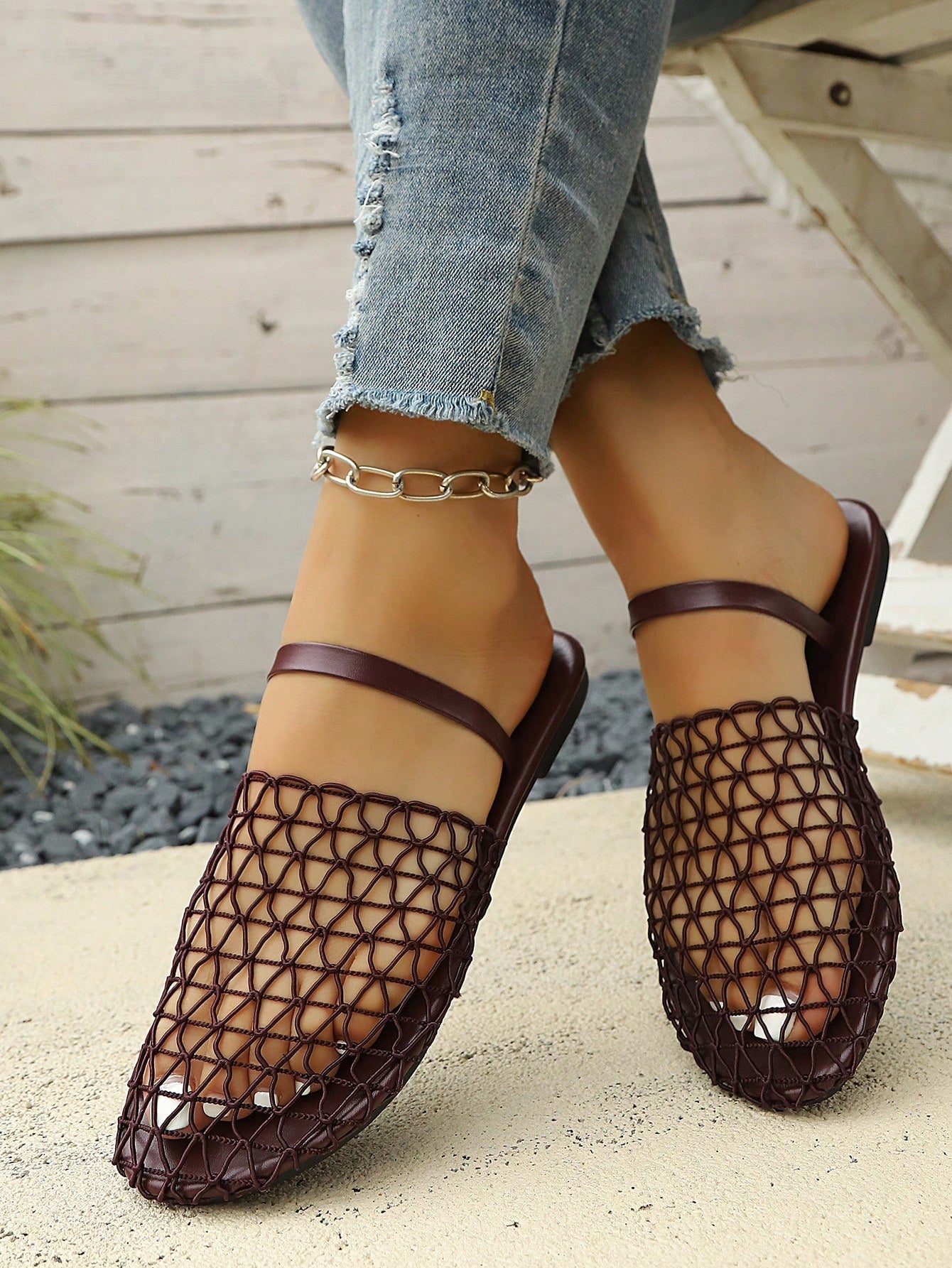 Women's Casual Cutout Mesh Strap Flat Beach Sandals