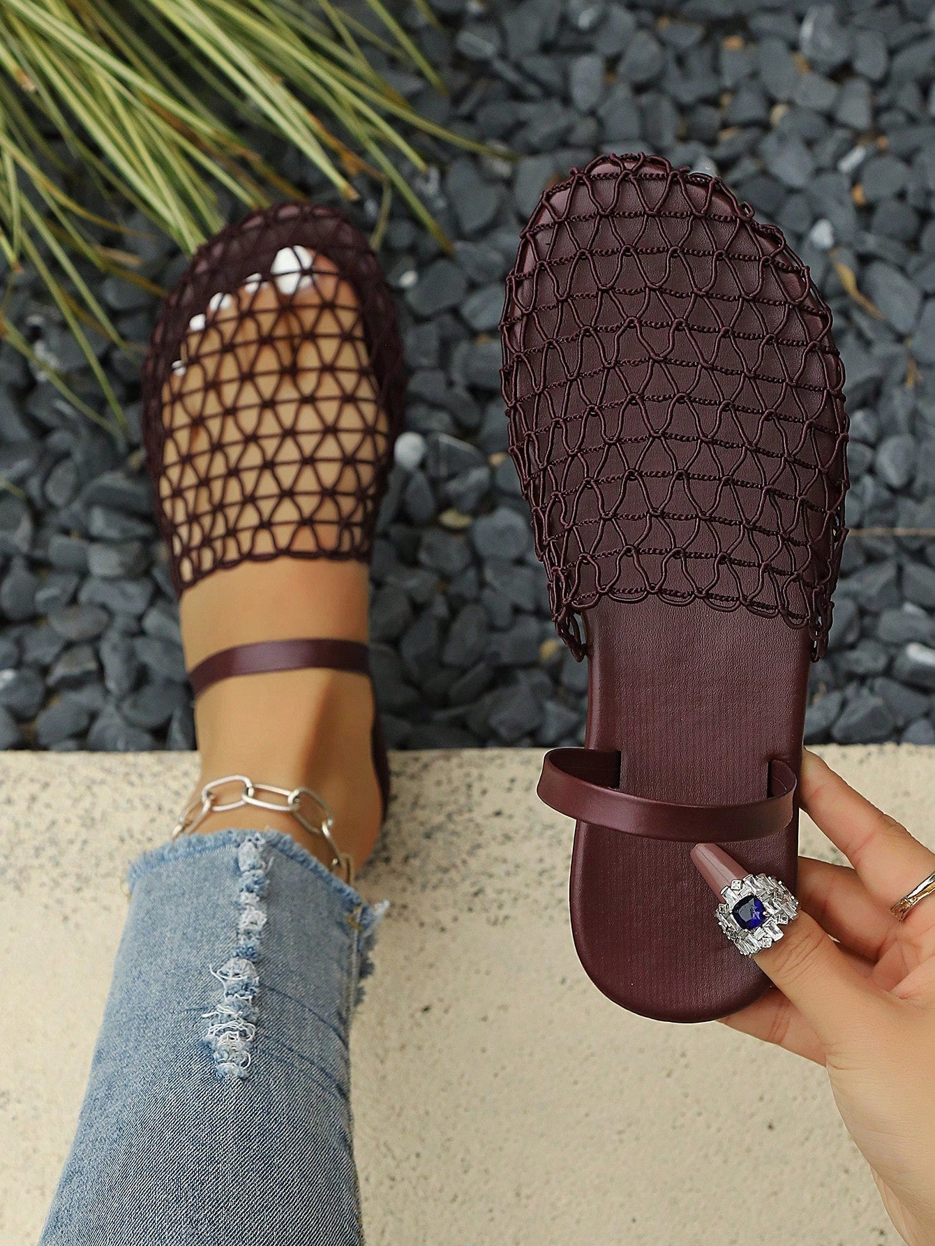 Women's Casual Cutout Mesh Strap Flat Beach Sandals