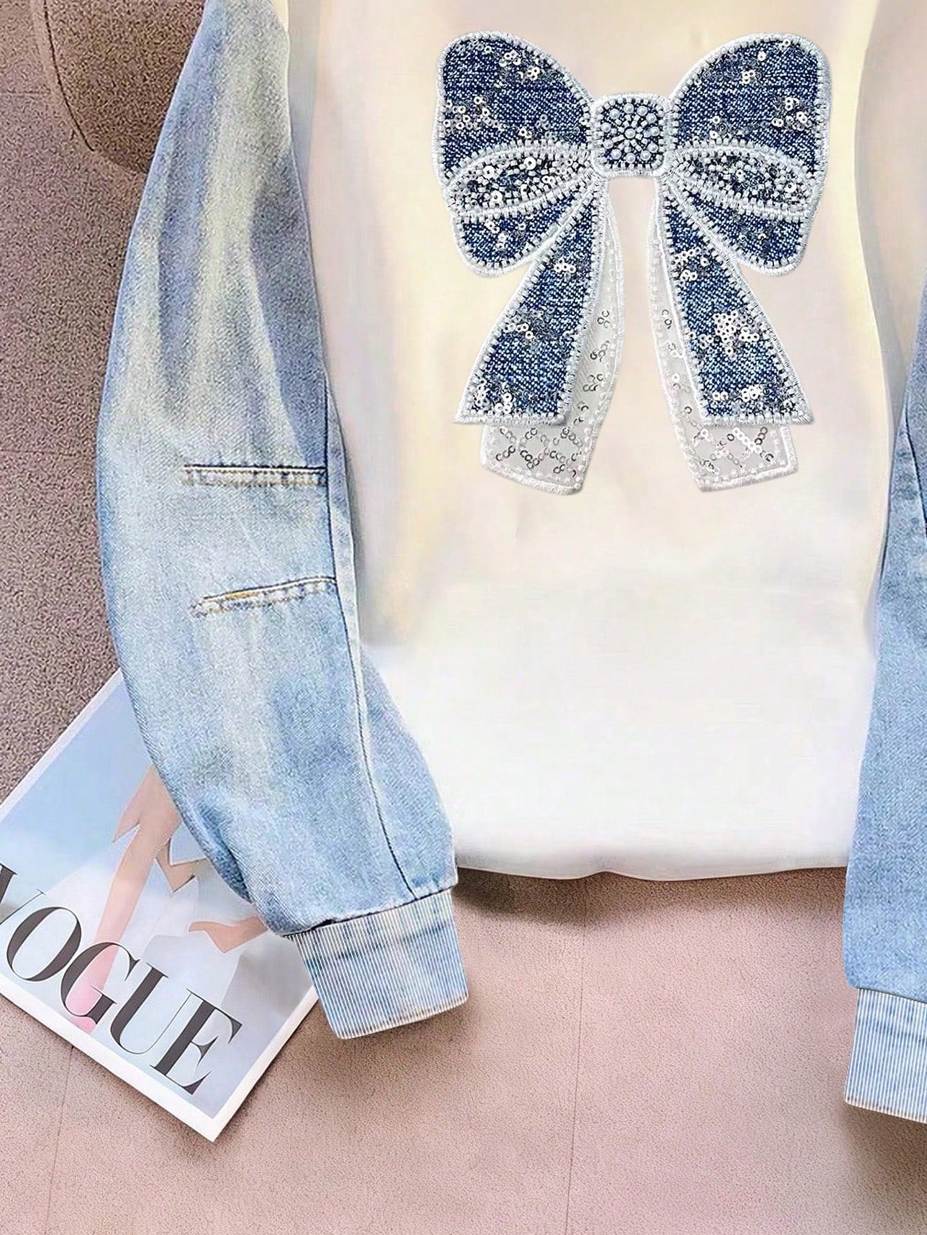 Women's Sequined Bow Graphic Print Round Neck Sweatshirt