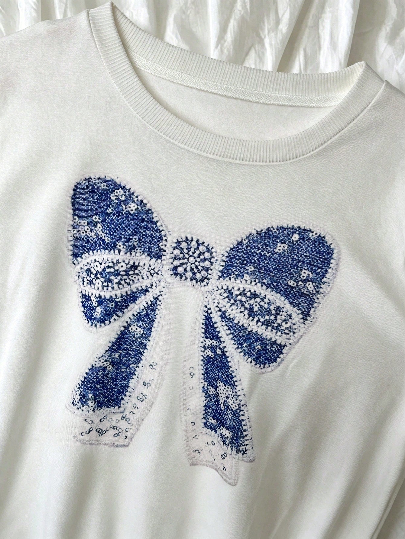 Women's Sequined Bow Graphic Print Round Neck Sweatshirt