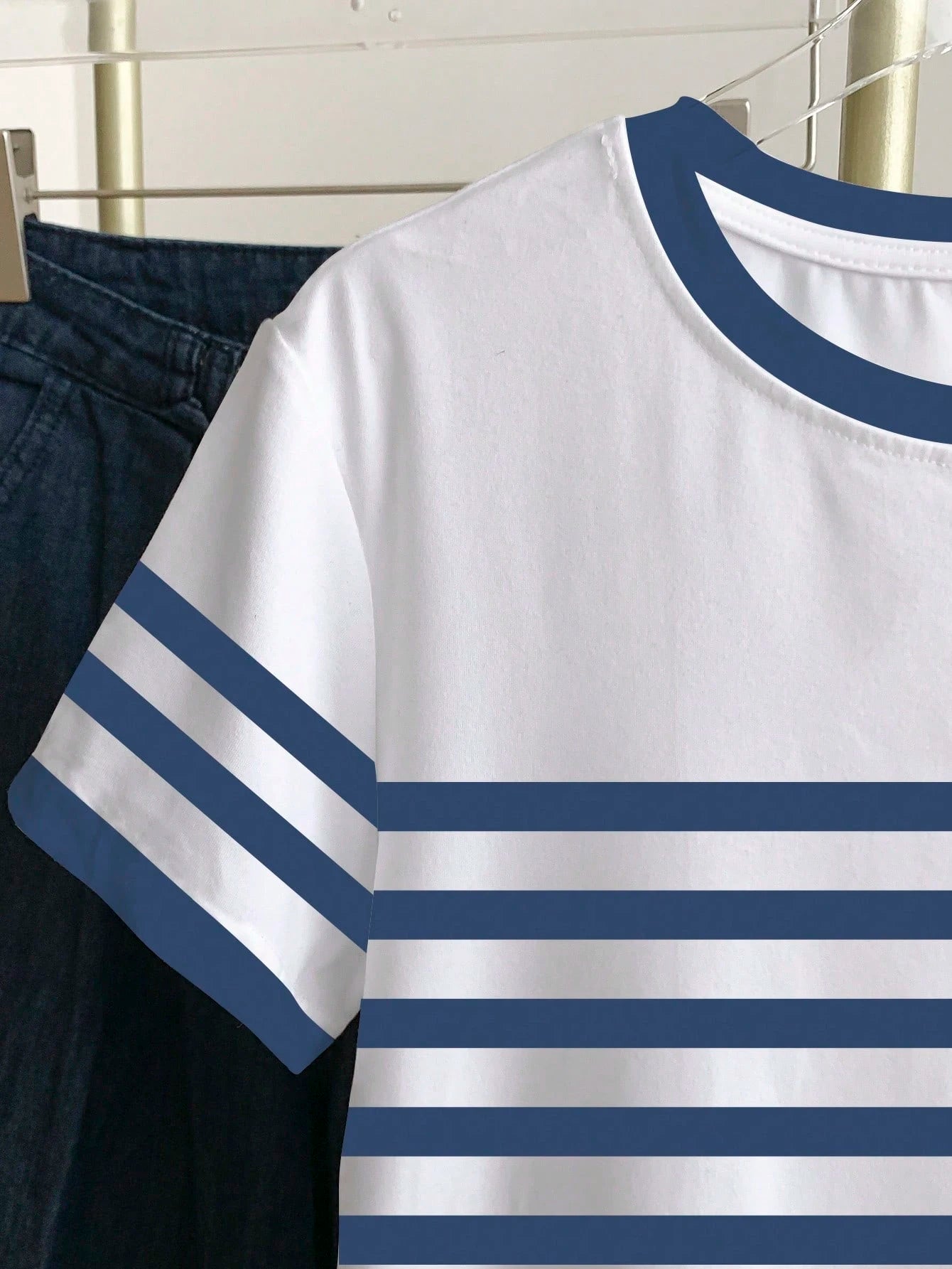 Women's Round Neck Heart Print Casual T-Shirt