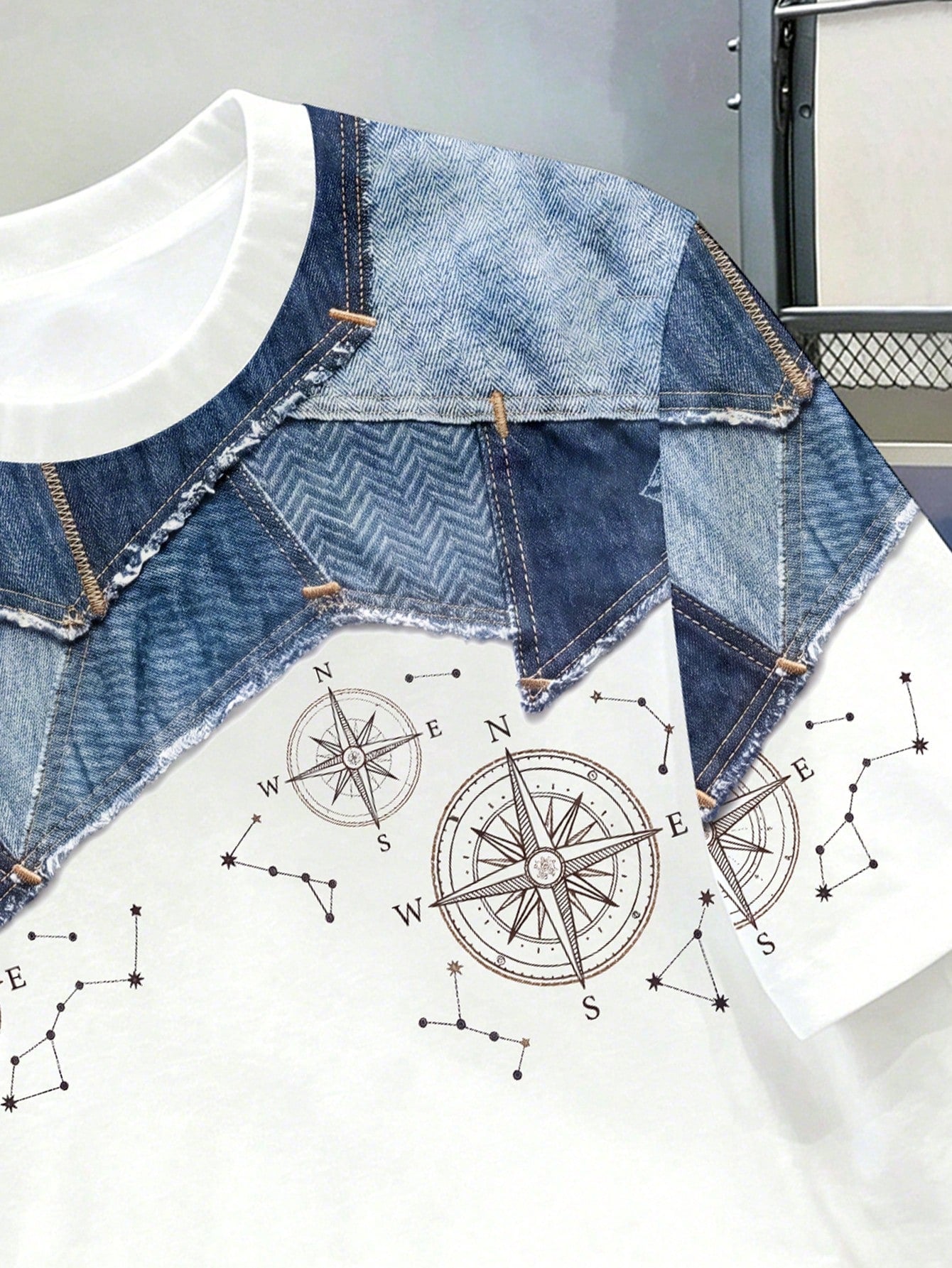 Manfinity Joysei Men's Faux Denim Patchwork Compass Print T-Shirt Blue