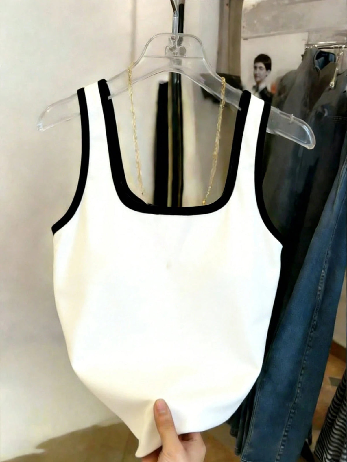 Women's Slim Fit Contrast Binding Square Neck Crop Tank Top