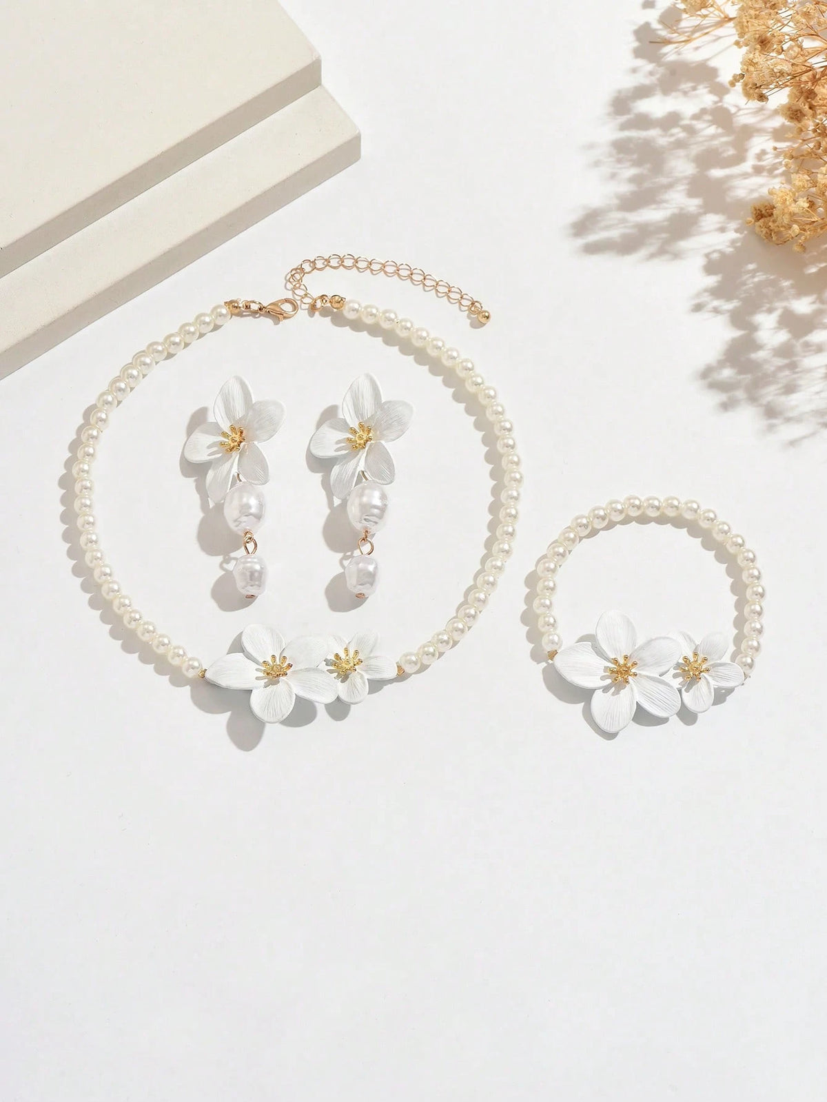 Women's Bohemian White Flower Jewelry Set