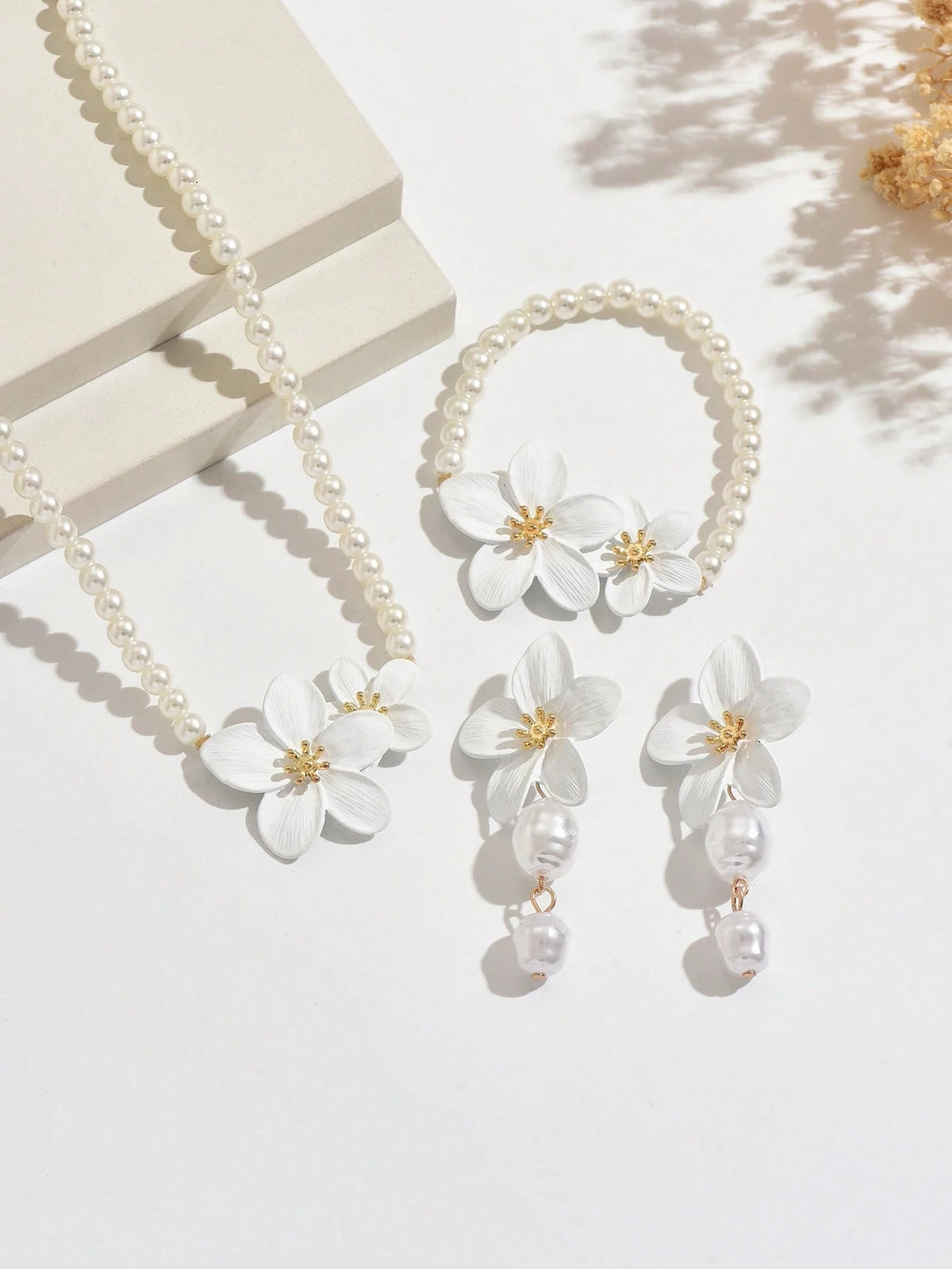Women's Bohemian White Flower Jewelry Set