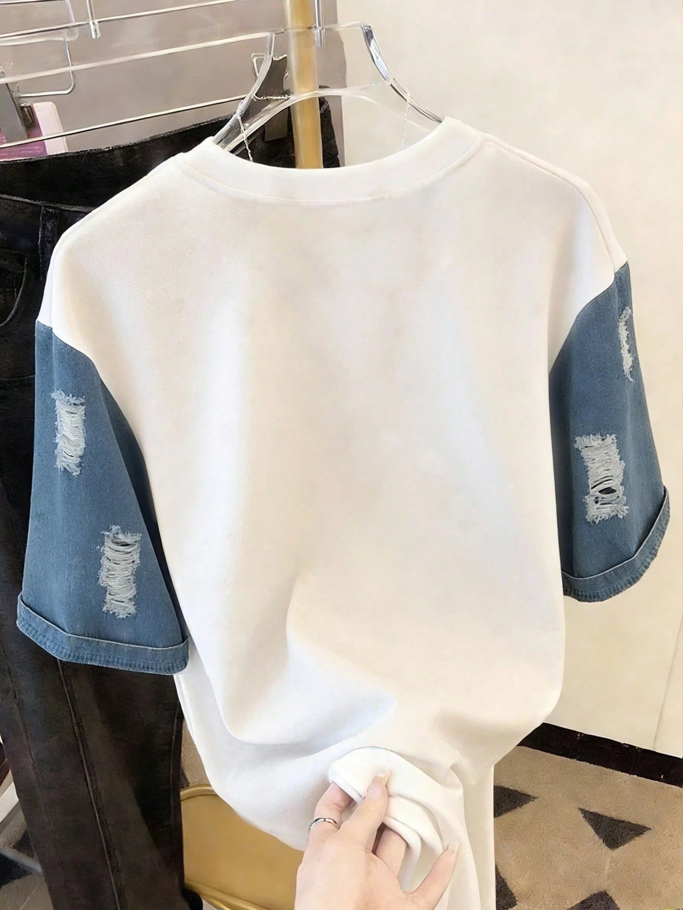 Women's Casual Pearl Bow Patch Round Neck Short Sleeve T-Shirt