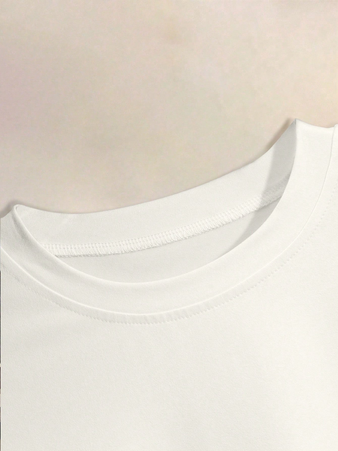Women's Casual Pearl Bow Patch Round Neck Short Sleeve T-Shirt