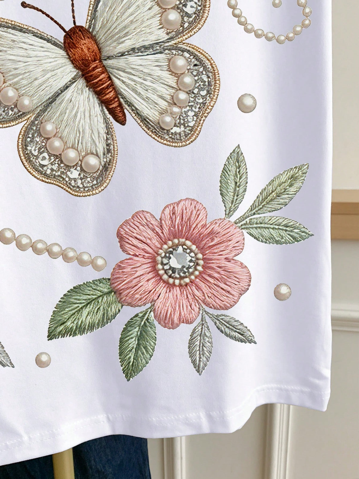 Women's Romantic Butterfly Floral Print Contrast Trim T-Shirt