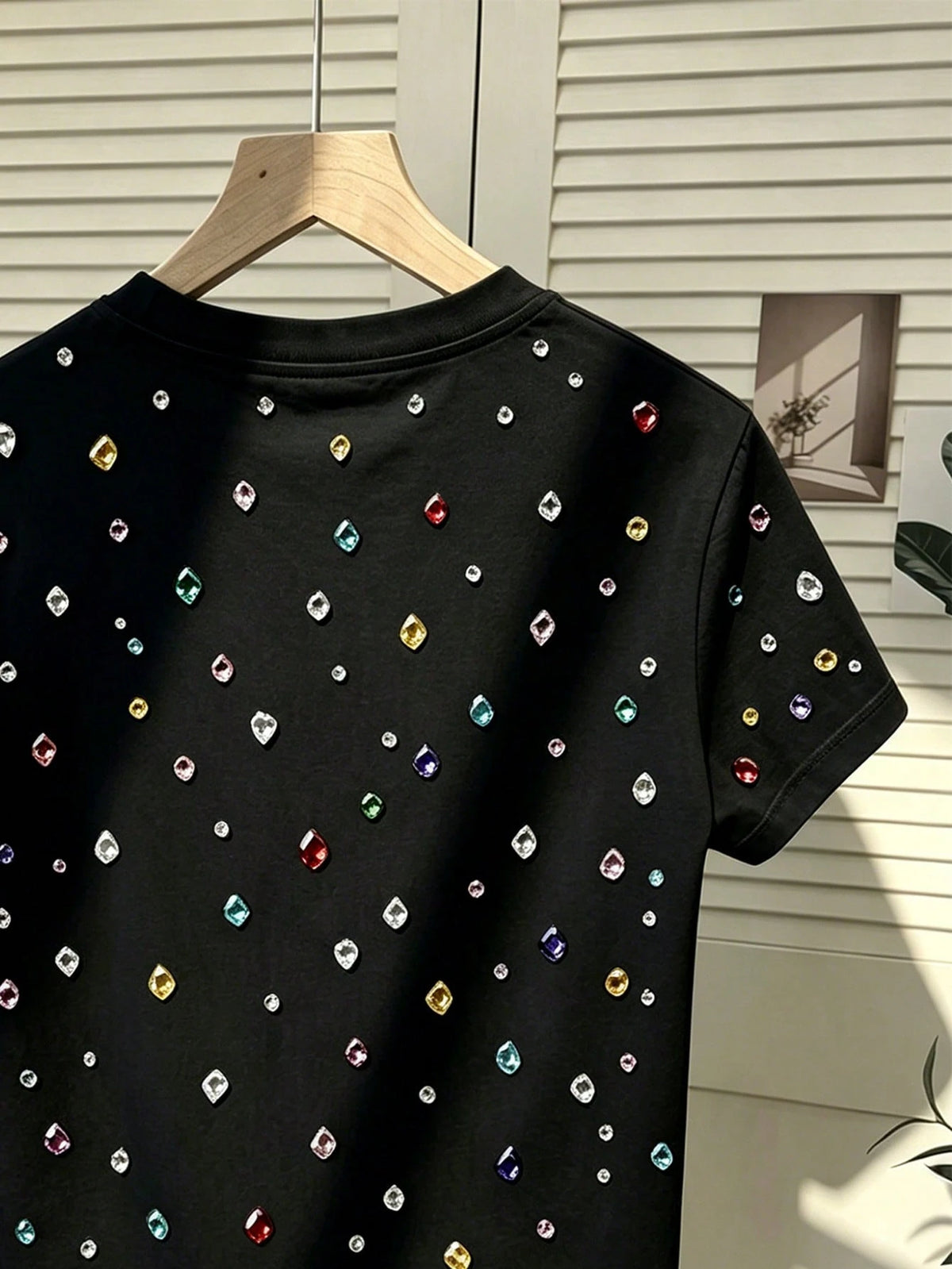Women's Black Rhinestone Round Neck Short Sleeve T-Shirt