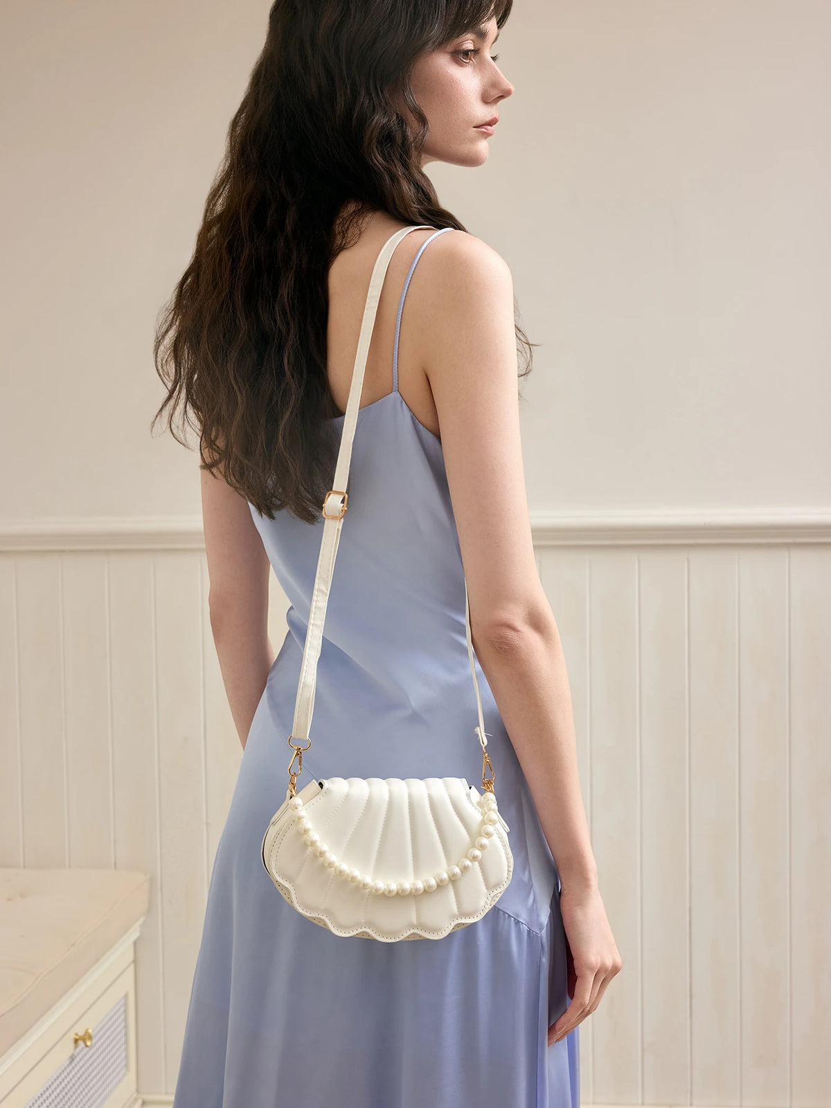 Women's Seashell Shaped Faux Pearl Embellished Handbag Crossbody Bag