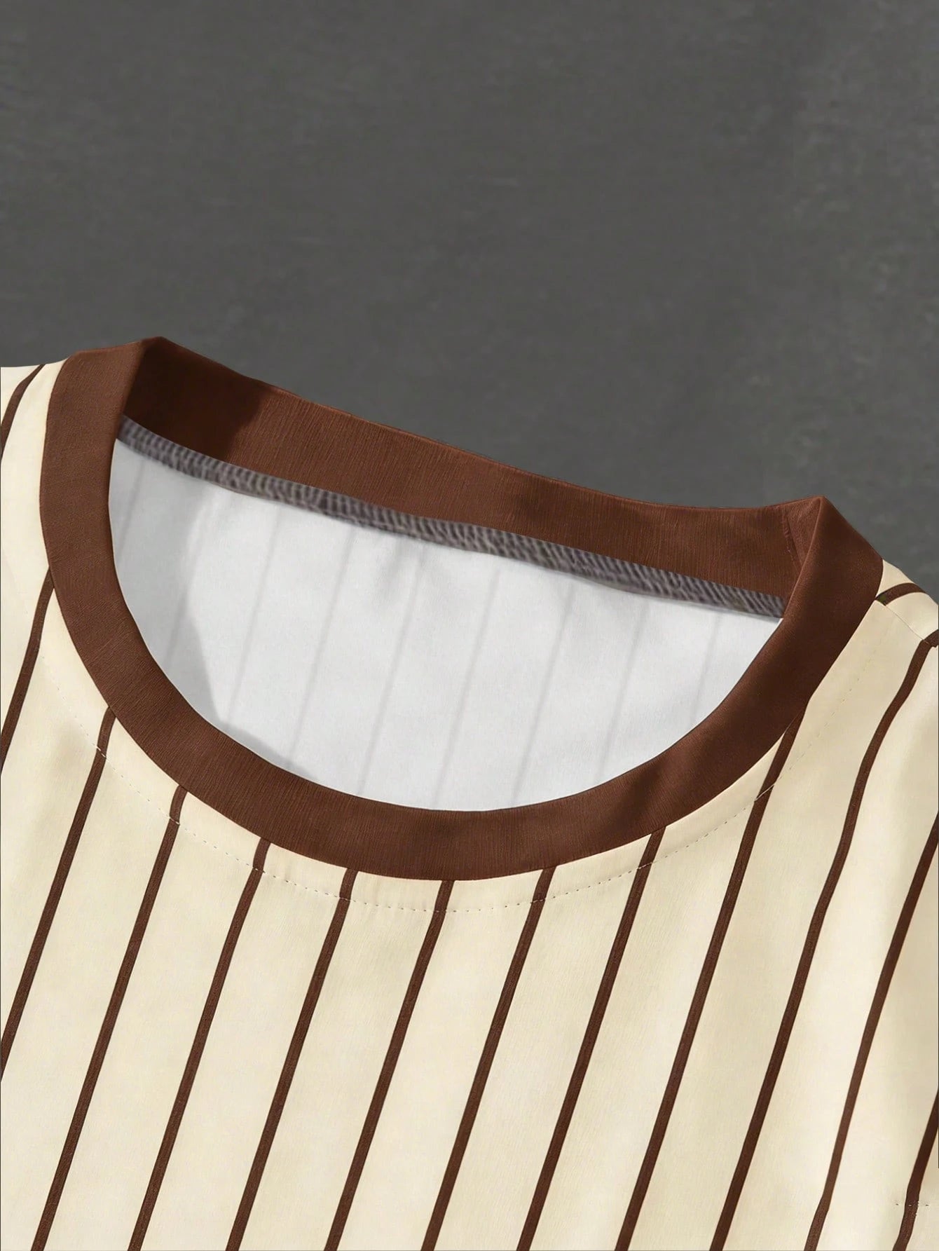 Manfinity Hypemode Men's Casual Striped Letter Print T-Shirt Khaki