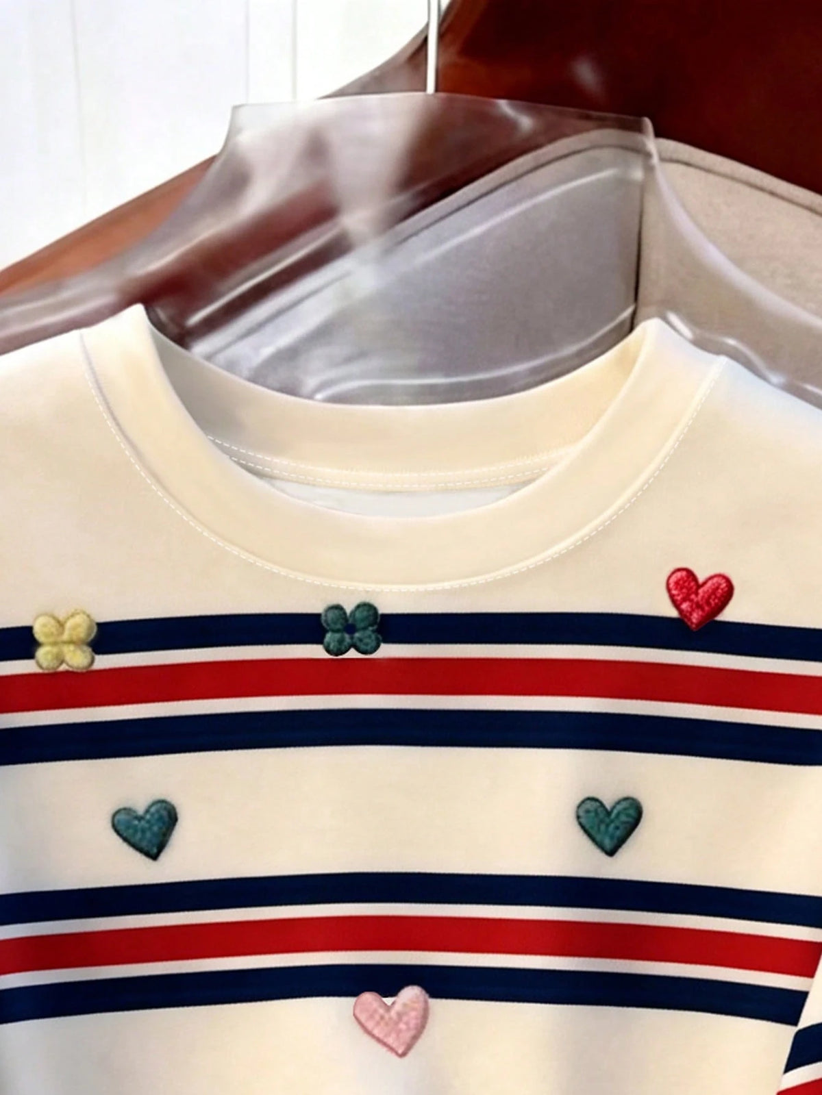 Women's Cream Cute Print Round Neck Short Sleeve T-Shirt
