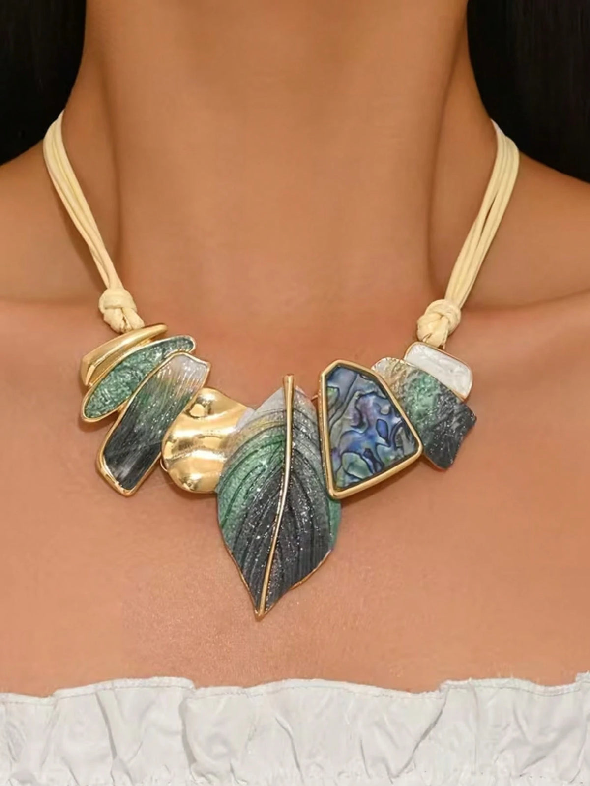 Women's Bohemian Green Leaf PU Leather Rope Necklace