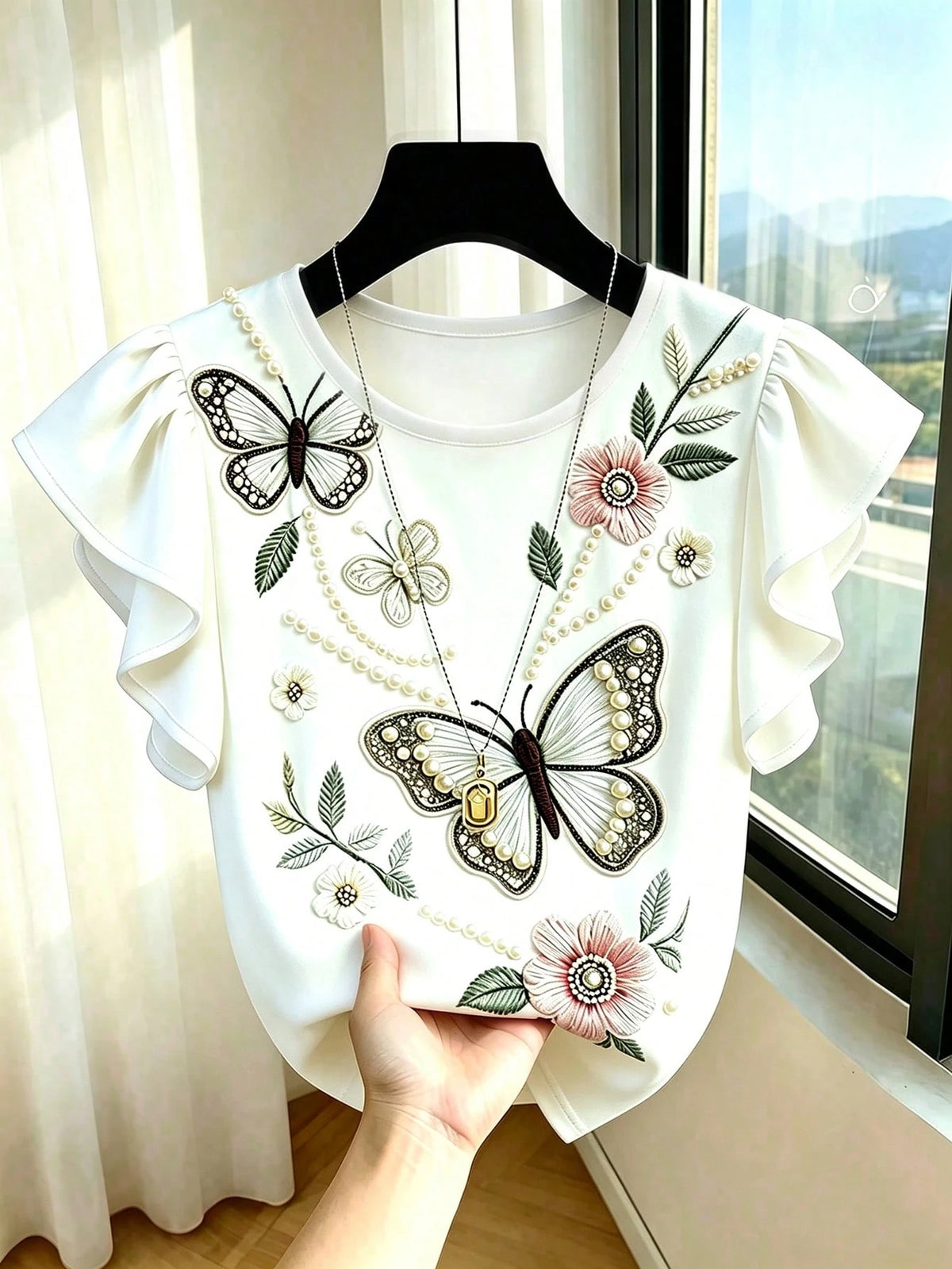 Women's Contrast Trim Butterfly Sleeve Slim Fit T-Shirt