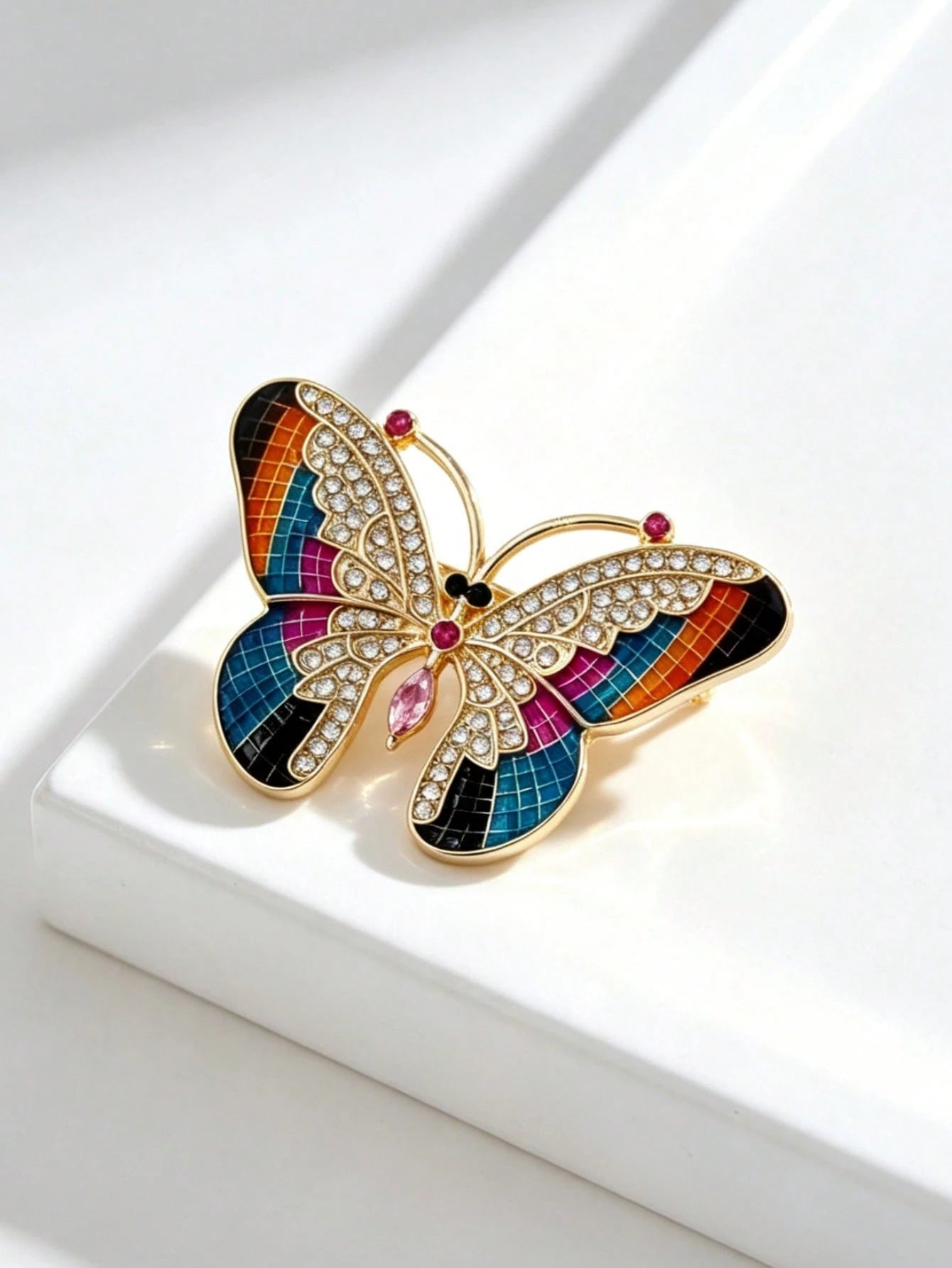 Women's Elegant Rhinestone Butterfly Shaped Brooch Lapel Pin