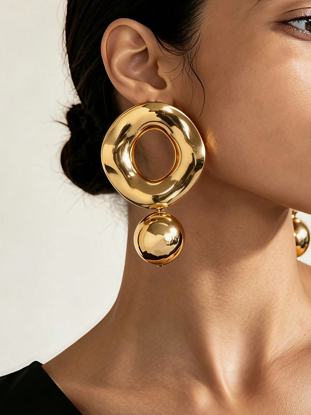 Women's Elegant Glossy Gold Hoop Earrings With Ball Pendant