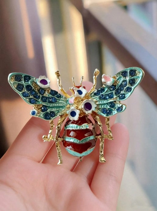 Shein 1pc Exquisite Bee Brooch With Rhinestone Decor Women's Lapel Pin Elegant Jewelry Accessory >