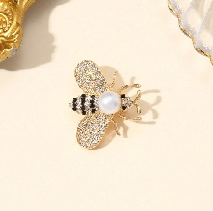 Shein Elegant Bee Brooch Luxury Lapel Flower Pin>