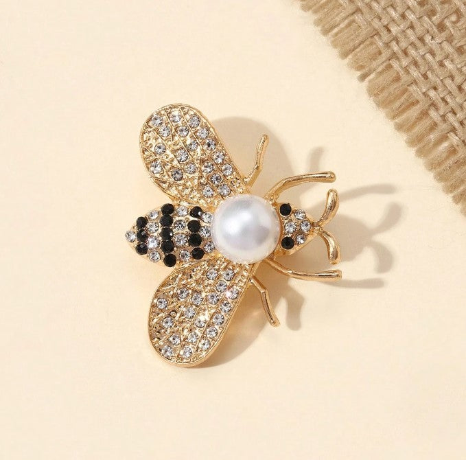 Shein Elegant Bee Brooch Luxury Lapel Flower Pin>