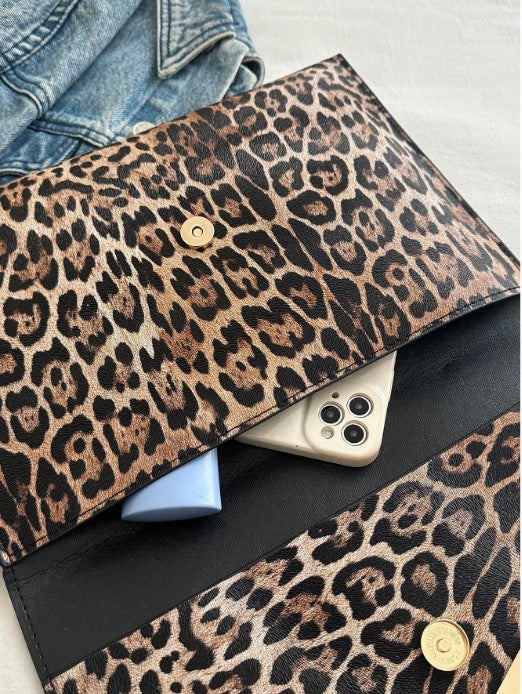 Shein Fashionable Leopard Print Solid Color Crocodile Texture Clutch Envelope Bag -.