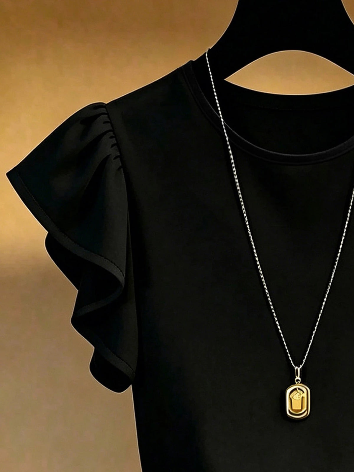 Women's Contrast Color Trim Puff Sleeve T-Shirt