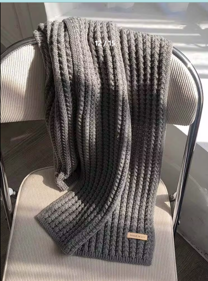 Shein 1pc Men's Solid Color Knitted Warm & Thick Scarf -.