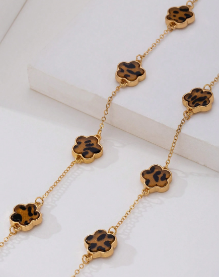 SHEIN Vintage calssic leopard printed & clover pendant necklace sweater chain>