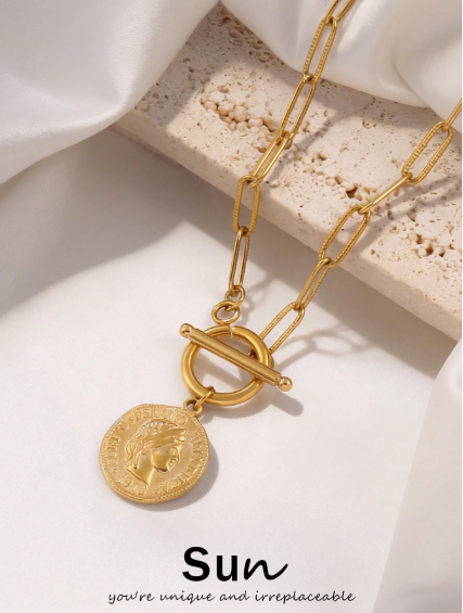 Shein 1pc Stainless Steel Carved Queen Pendant Necklace>