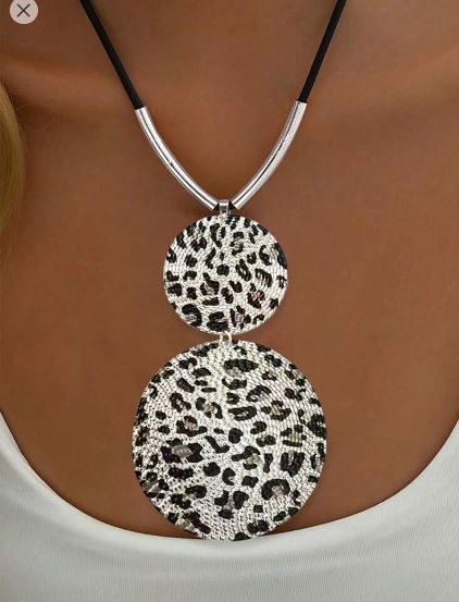 Shein Leopard Print Round Pendant Necklace /